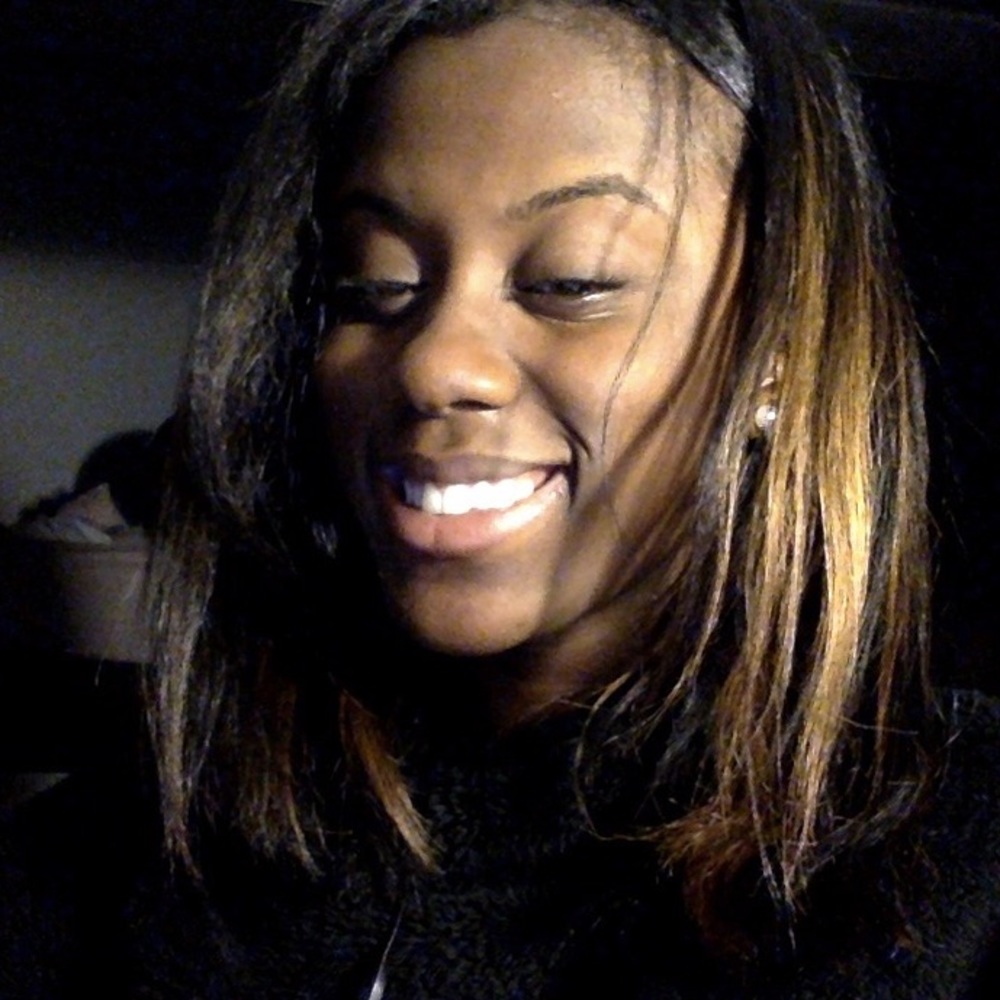 Meet your Posher, Aja